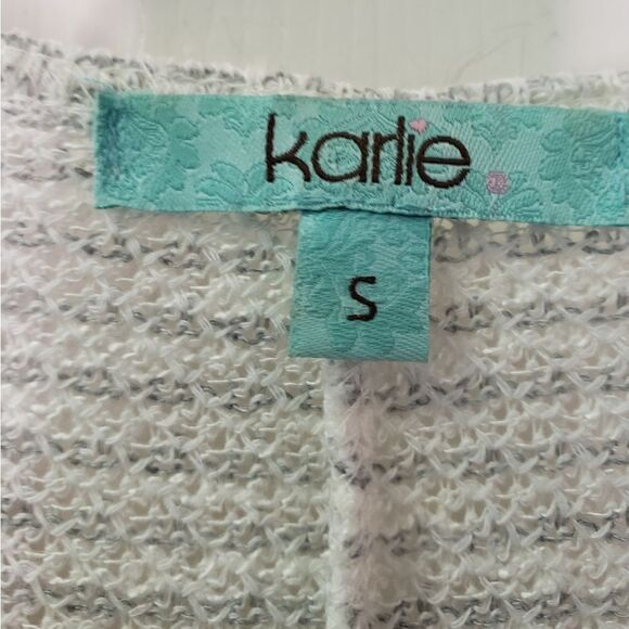 Karlie Cold Shoulder Top - Picture 4 of 6